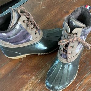 Duck boots
